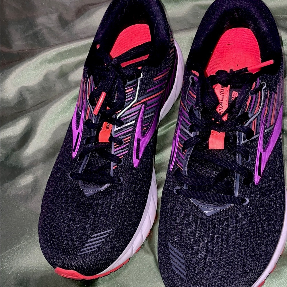 Brooks Women's Black and Pink Running Shoes